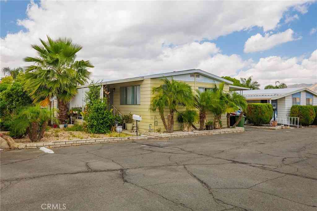 Mobile Home For Sale - 881 N Lake #219<br/> Hemet, CA 92544