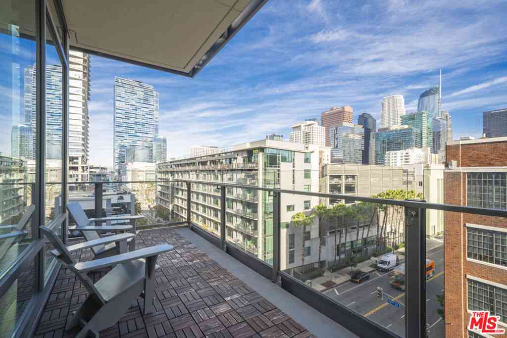Condo For Sale - 1100 S Hope Street #716<br/> Los Angeles, CA 90015