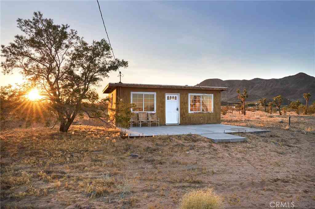Homes For Sale - 59773 Applegate Way<br/> Landers, CA 92285