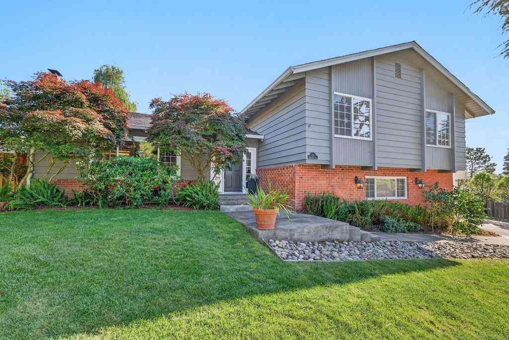 Homes For Sale - 121 Greenbrier Drive<br/> Aptos, CA 95003