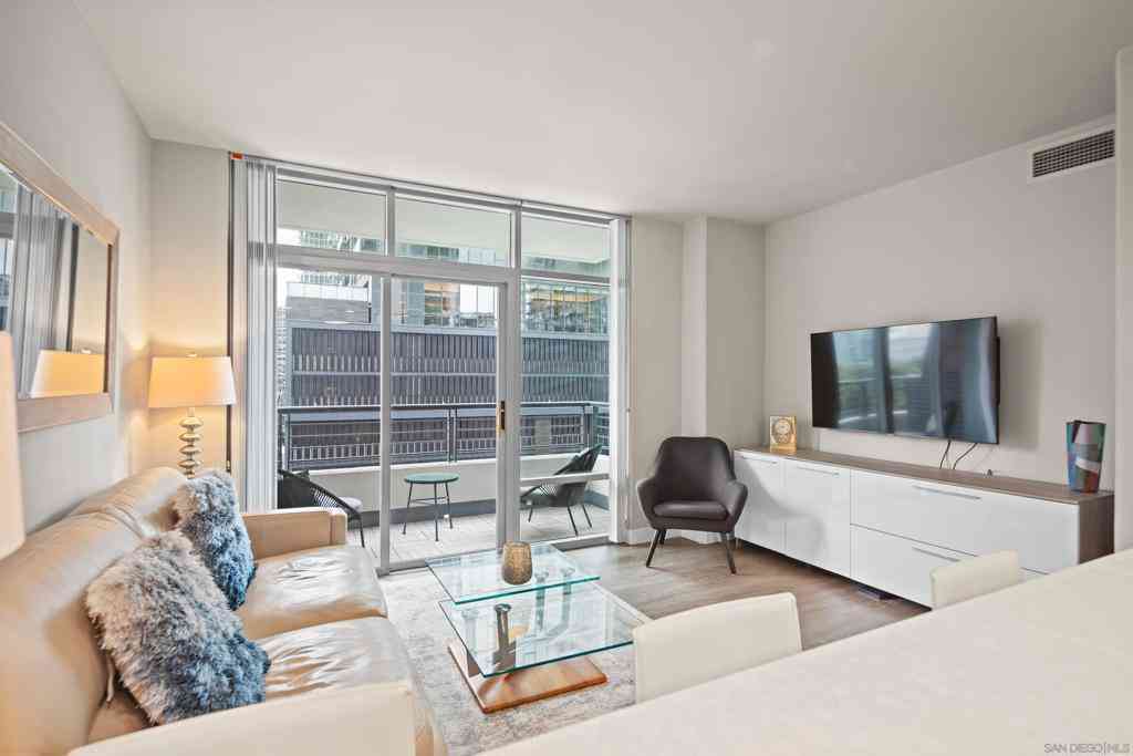 Condo For Sale - 425 W Beech St #603<br/> San Diego, CA 92101