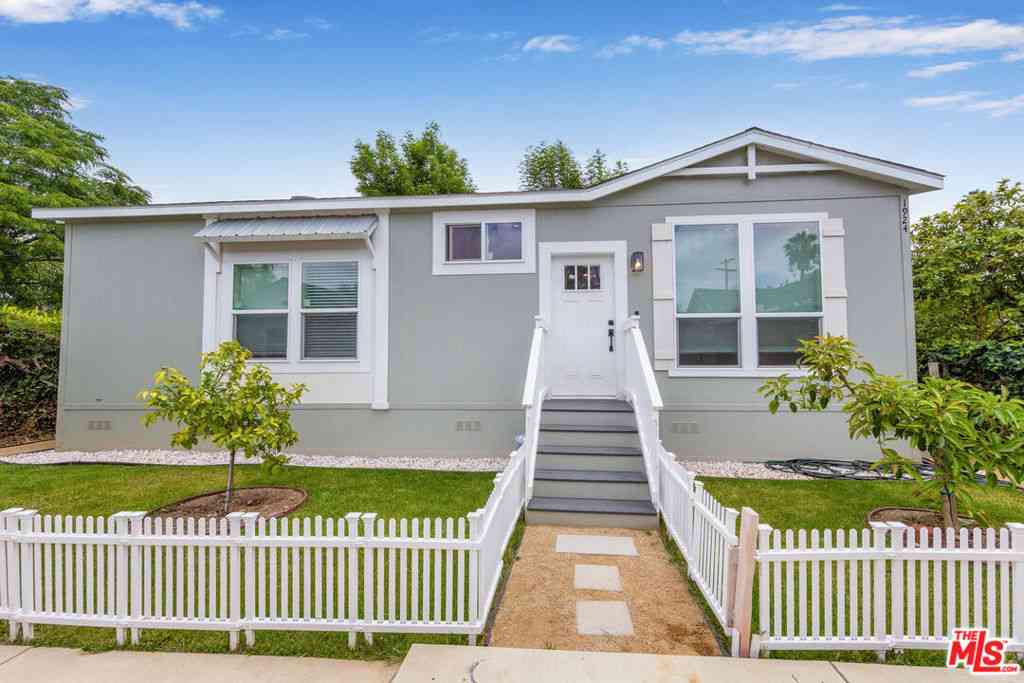 Homes For Rent - 1924 N Marengo<br/> Pasadena, CA 91103