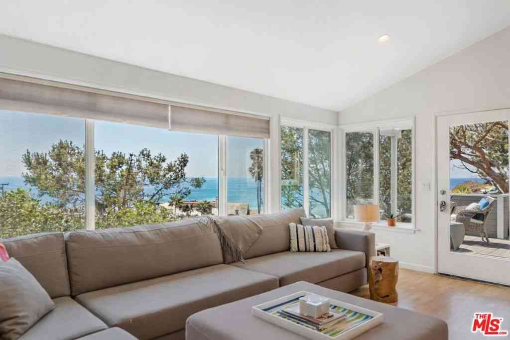 Mobile Home For Sale - 99 Paradise Cove Road<br/> Malibu, CA 90265
