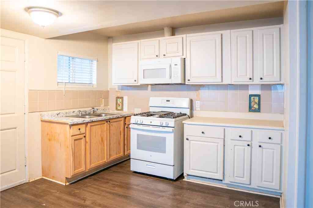 Multifamily For Rent - 114 N Lewis #A<br/> Lake Elsinore, CA 92530
