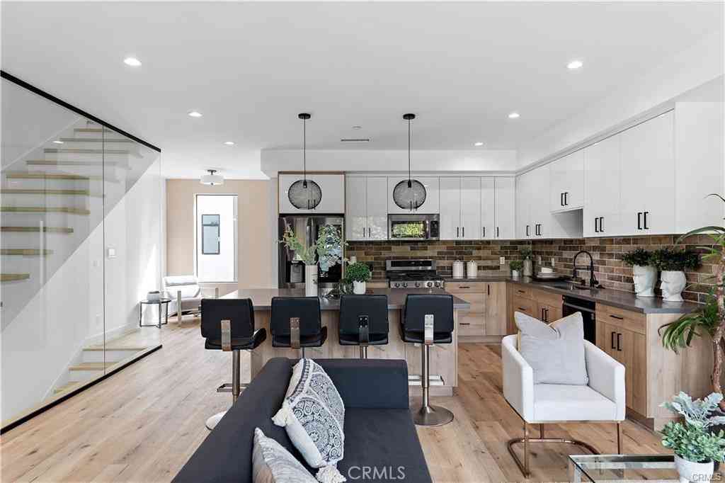 Homes For Rent - 11858 W Flower Lane<br/> Valley Village, CA 91607