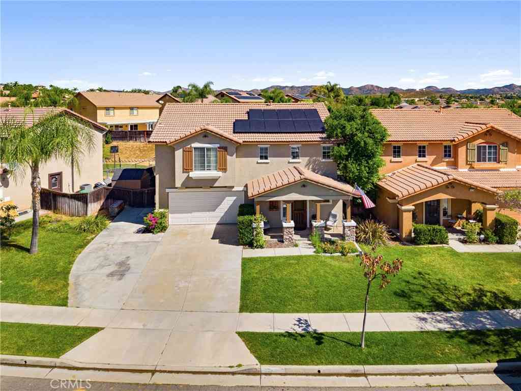 Homes For Sale - 23710 Pepperleaf<br/> Murrieta, CA 92562