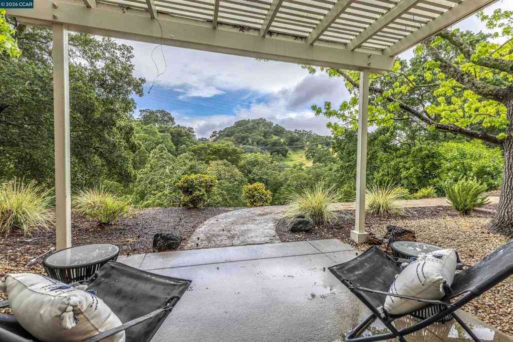 Condo For Sale - 3152 Ptarmigan Dr #2<br/> Contra Costa County, Walnut Creek, CA 94595