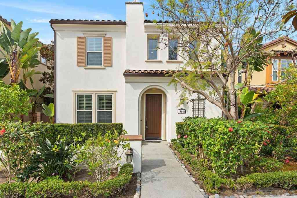 Homes For Sale - 13566 Arroyo Dale Lane<br/> San Diego, CA 92130