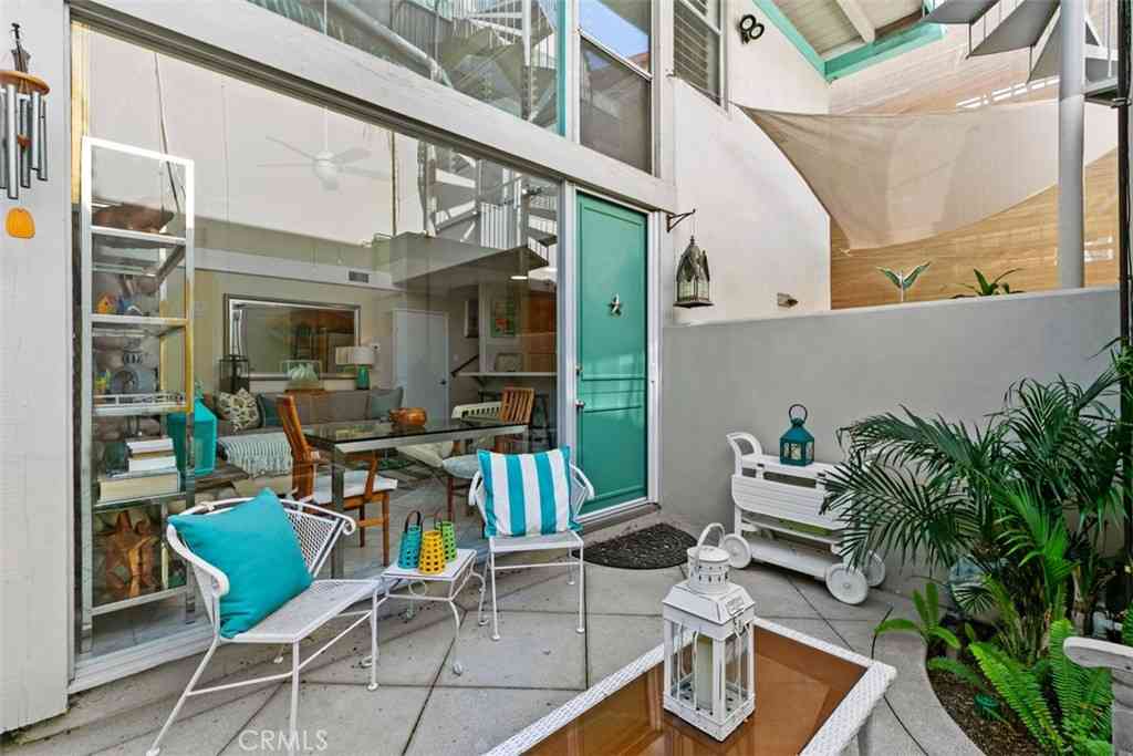 Multifamily For Rent - 436 Fernleaf Avenue #1/2<br/> Corona Del Mar, CA 92625