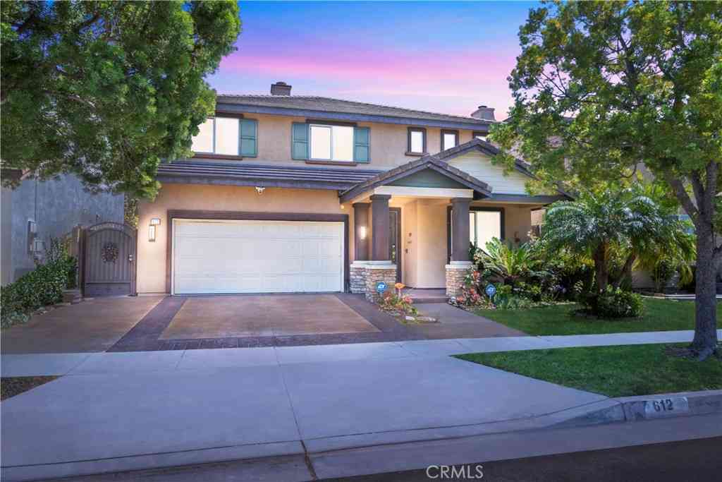 Homes For Sale - 612 S Halliday St<br/> Anaheim, CA 92804