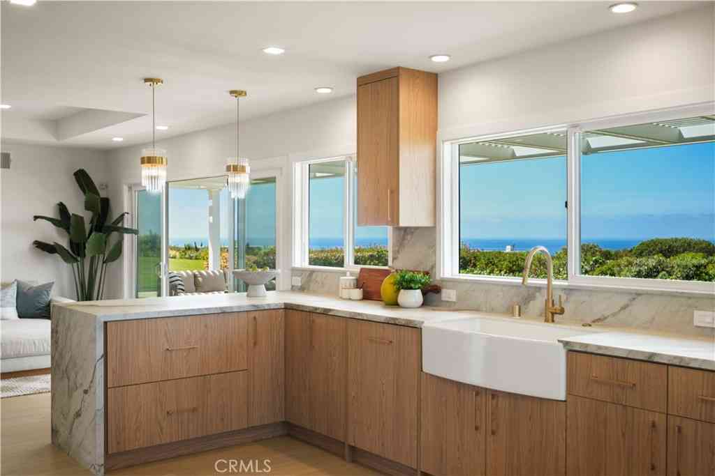 Homes For Sale - 3501 Sausalito<br/> Corona Del Mar, CA 92625