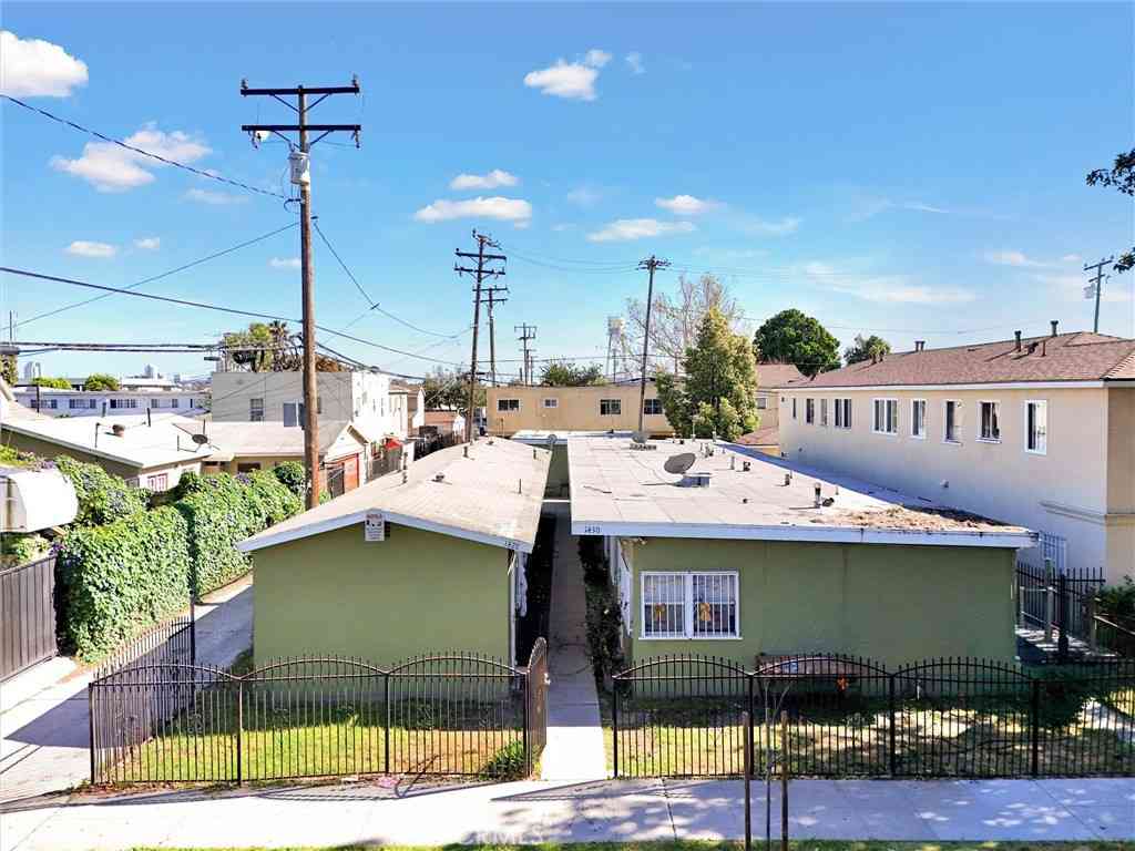 Multifamily For Sale - 1430 W 19th<br/> Long Beach, CA 90810
