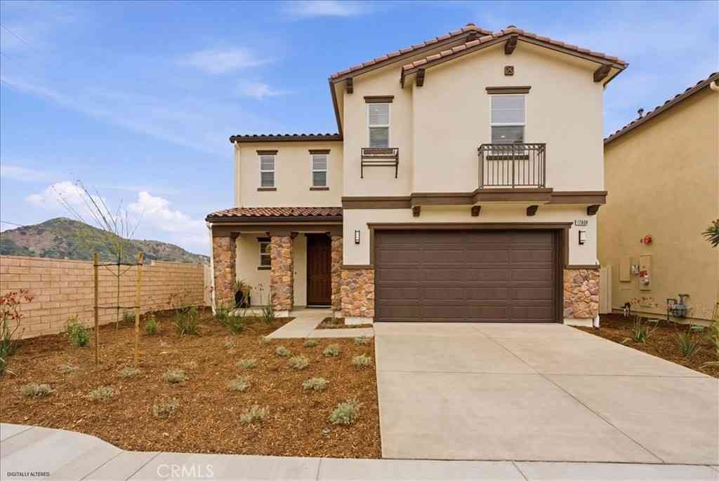 Homes For Sale - 20800 Pio Pico Court<br/> Newhall, CA 91321