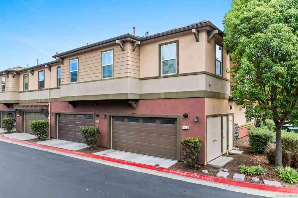 Townhouse For Sale - 2754 Silver Medal Rd #5<br/> Chula Vista, CA 91915