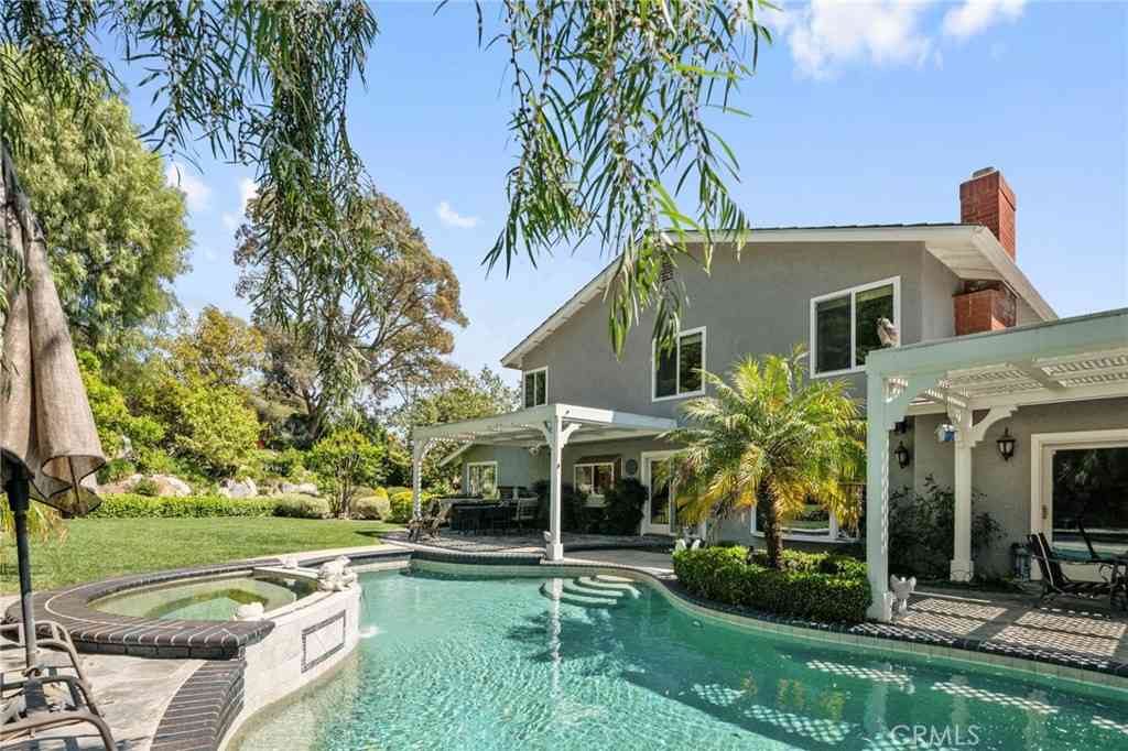 Homes For Sale - 21391 Aliso Court<br/> Lake Forest, CA 92630
