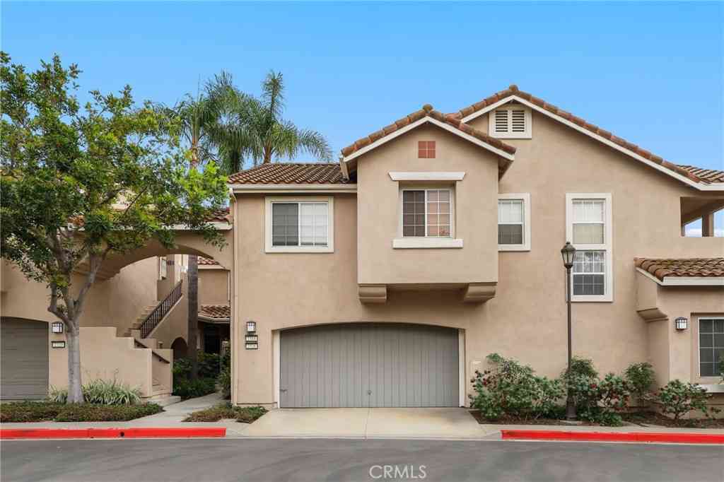 Condo For Sale - 2316 Cascade<br/> Tustin, CA 92782