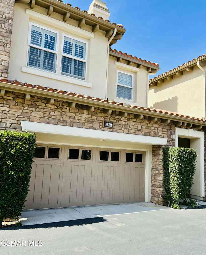 Townhouse For Rent - 11543 Verona Drive<br/> Chatsworth, CA 91311