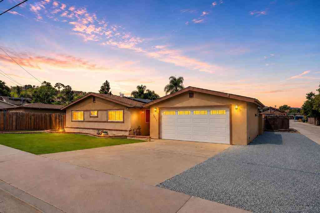 Homes For Sale - 8632 Atlas View<br/> Santee, CA 92071