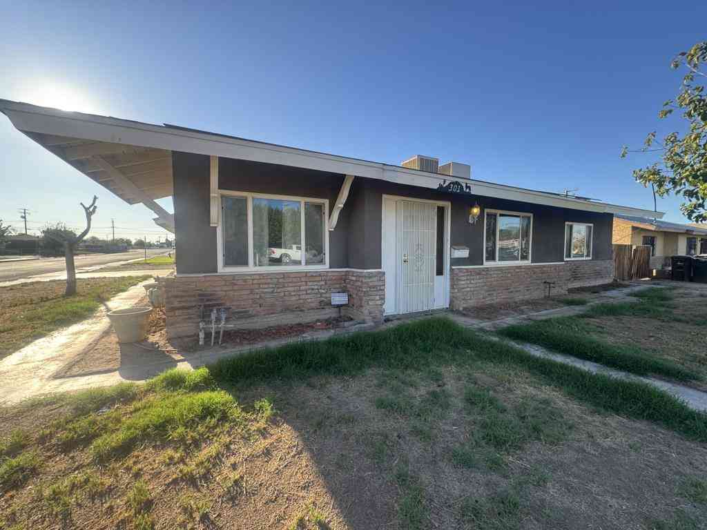 Homes For Sale - 301 N Sola Avenue<br/> Blythe, CA 92225