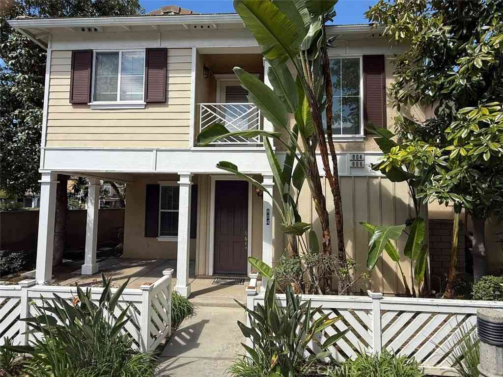 Homes For Sale - 804 Atkins Lane<br/> Brea, CA 92821