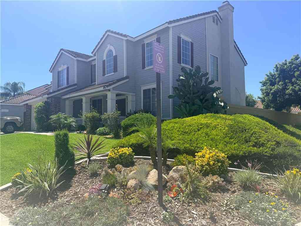 Homes For Rent - 768 Valdosta<br/> Corona, CA 92879