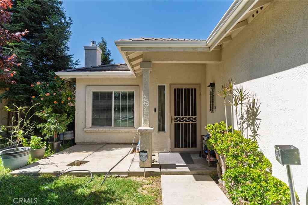 Homes For Sale - 123 Manzanita Avenue<br/> Merced, CA 95341