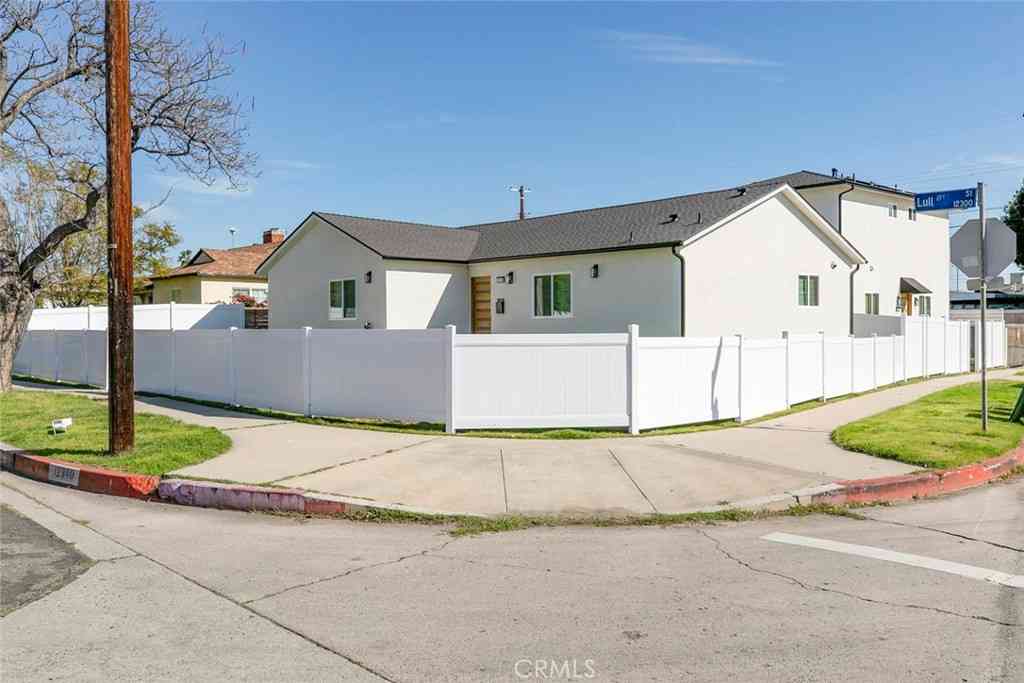 Homes For Rent - 12340 Lull Street<br/> North Hollywood, CA 91605