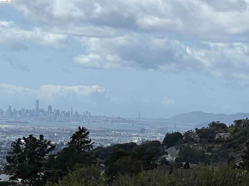 Vacant Land For Sale - 14381 Skyline Blvd<br/> Oakland, CA 94619