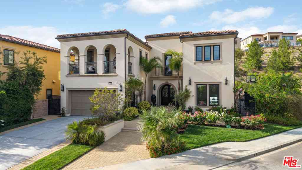Homes For Sale - 20111 W Piccadilly Lane<br/> Porter Ranch, CA 91326