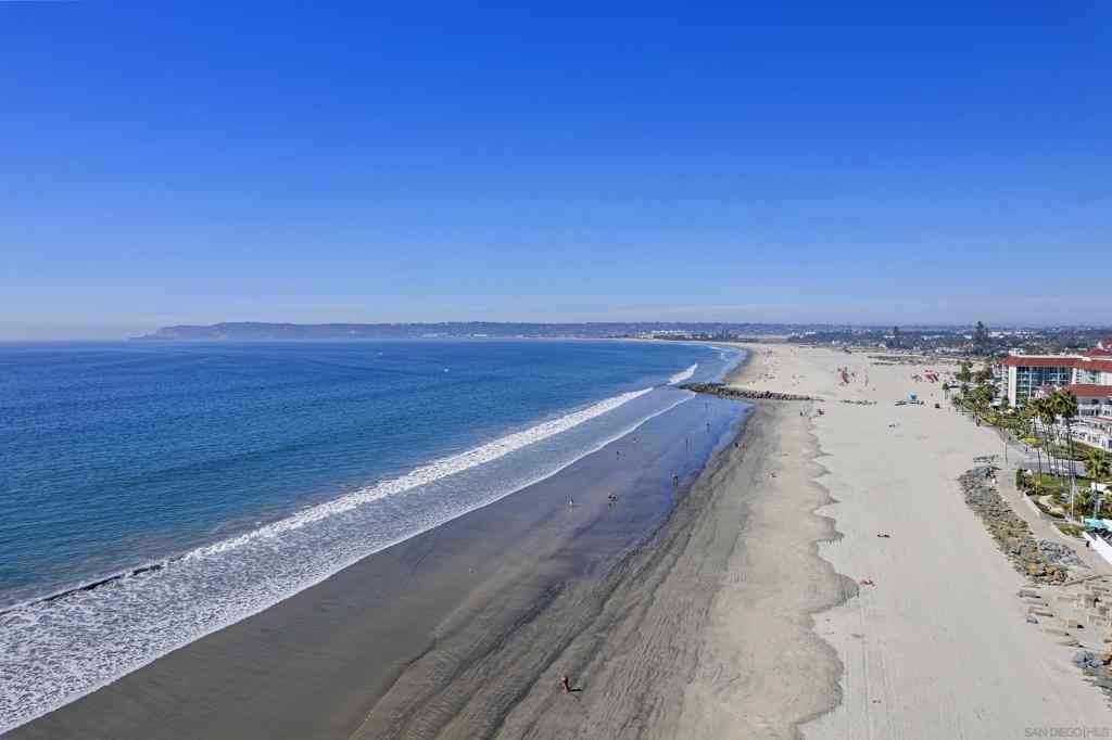 Condo For Sale - 1730 Avenida Del Mundo #402<br/> Coronado, CA 92118