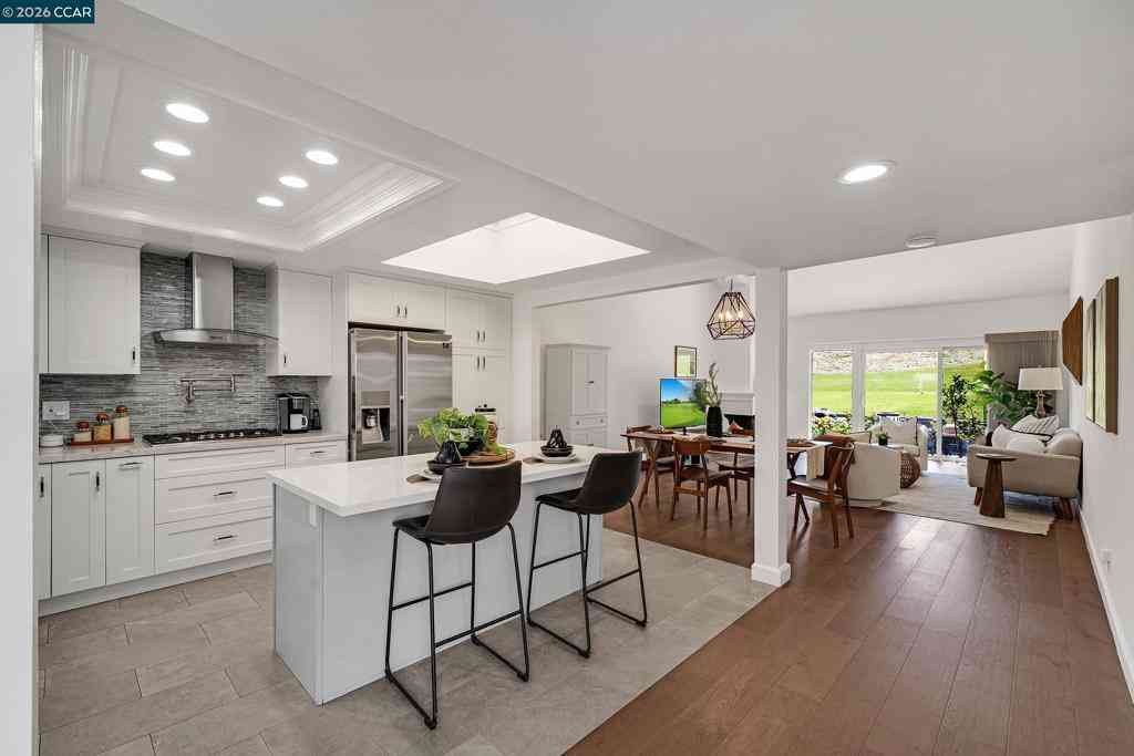 Townhouse For Sale - 692 Silver Lake Dr<br/> Danville, CA 94526