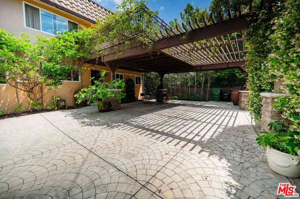 Homes For Rent - 503 N Greencraig Road<br/> Los Angeles, CA 90049