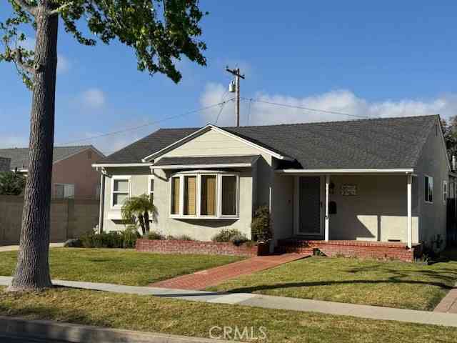 Homes For Sale - 4811 Highgrove Avenue<br/> Torrance, CA 90505