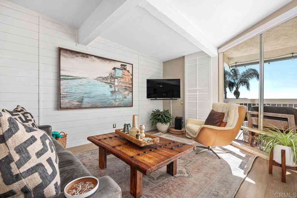 Townhouse For Sale - 2327 Caringa Way #3<br/> Carlsbad, CA 92009