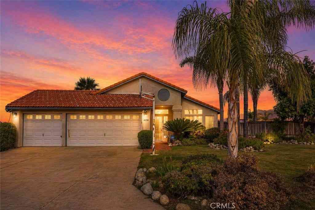 Homes For Sale - 44194 Meadow Grove<br/> Hemet, CA 92544