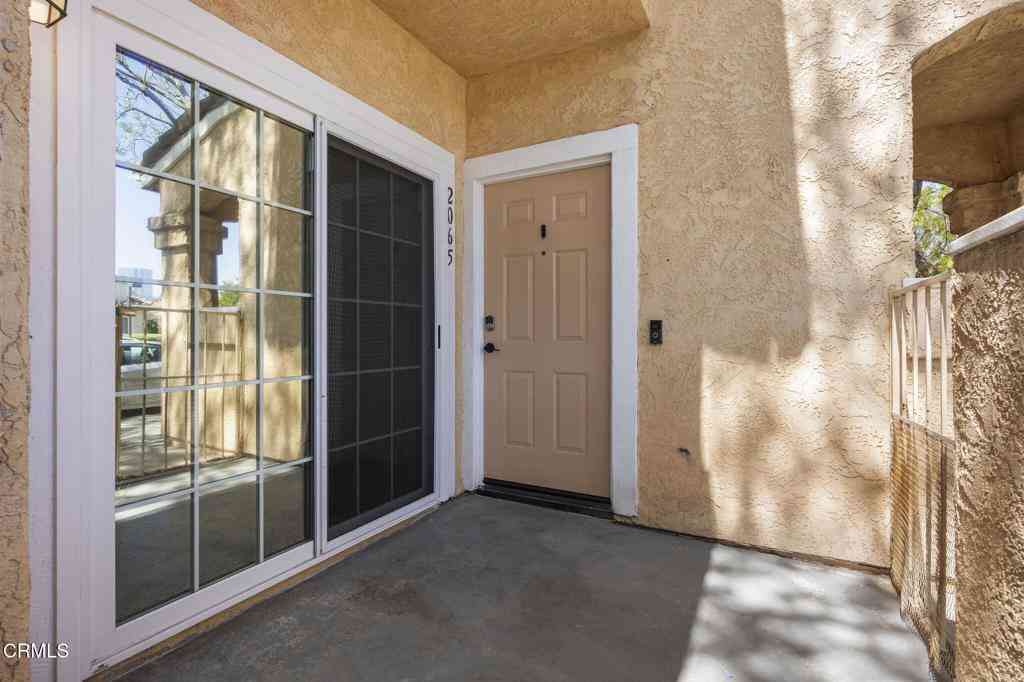 Townhouse For Sale - 2065 Blackberry Circle<br/> Ventura County, Oxnard, CA 93036