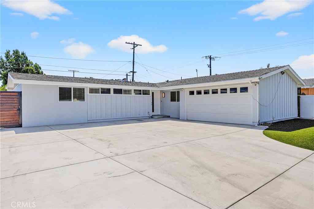 Homes For Sale - 3210 E Janice Street<br/> Long Beach, CA 90805