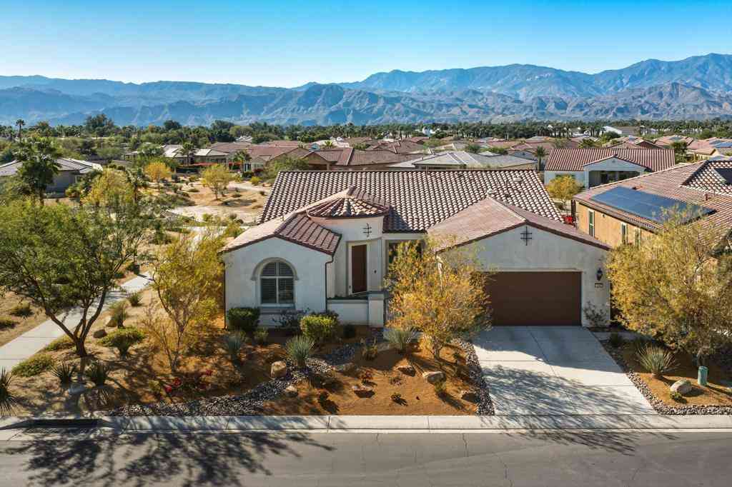 Homes For Sale - 120 Cabernet<br/> Rancho Mirage, CA 92270