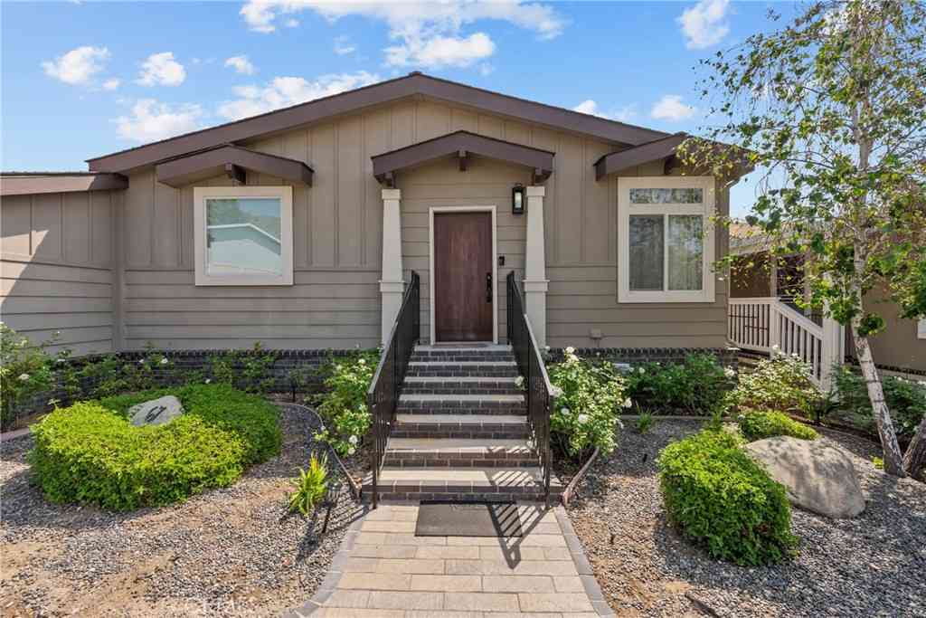 Mobile Home For Sale - 15455 Glenoaks #67<br/> Sylmar, CA 91342