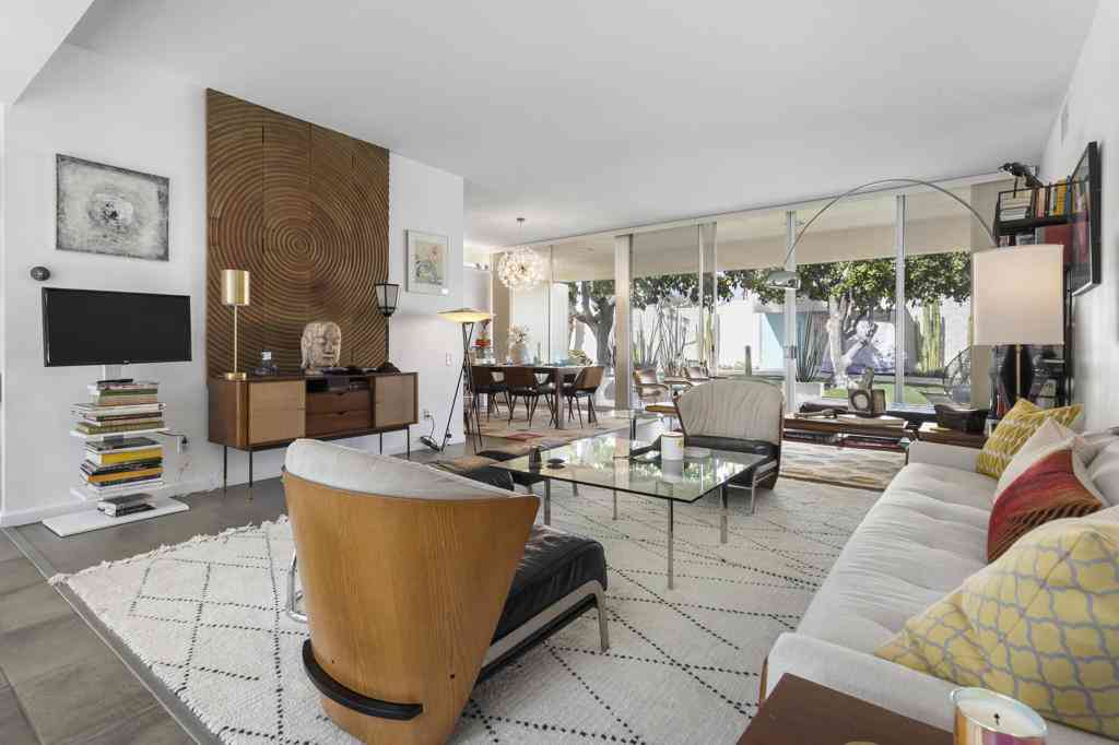 Condo For Sale - 17 Desert Lakes Drive<br/> Riverside County, Palm Springs, CA 92264