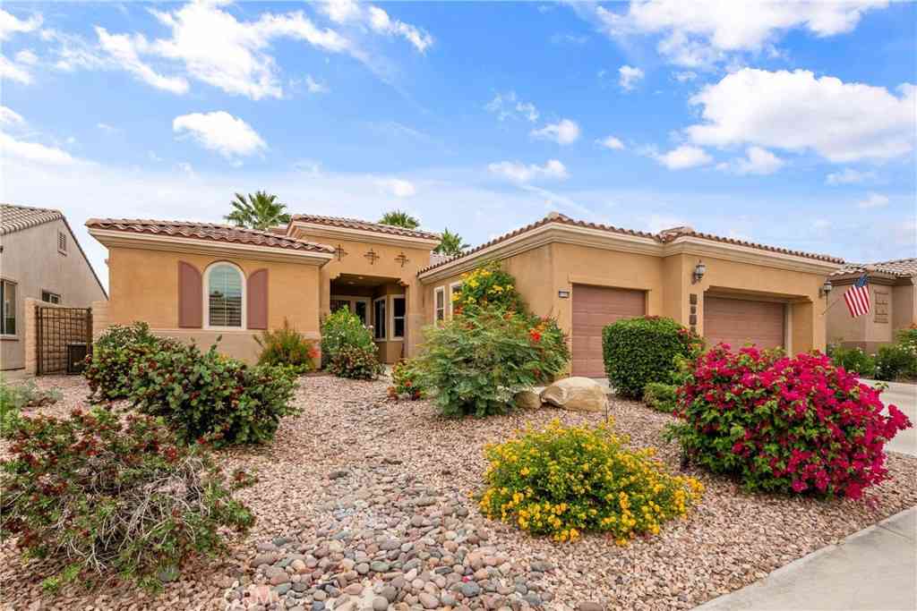 Homes For Sale - 81360 Avenida Sombra<br/> Indio, CA 92203