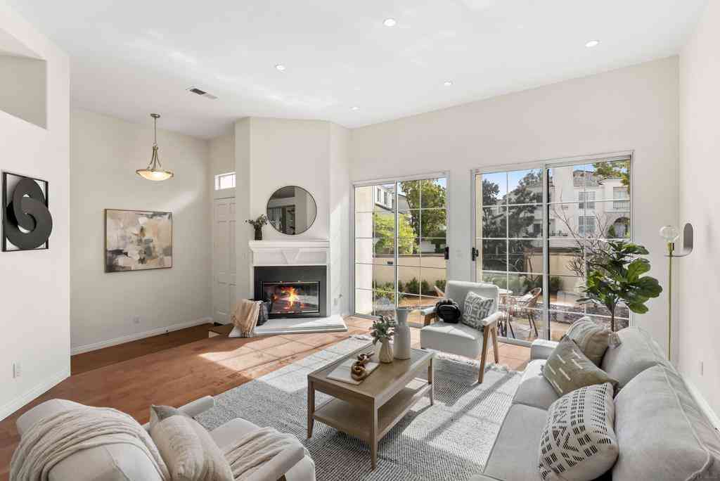 Townhouse For Sale - 5123 Renaissance Ave #C<br/> San Diego, CA 92122