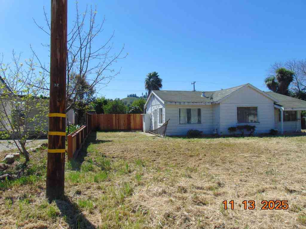 Homes For Sale - 3090 Airline Highway<br/> Hollister, CA 95023