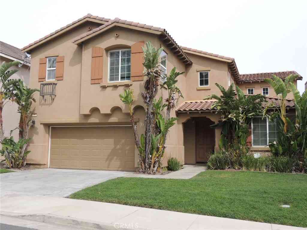 Homes For Sale - 7 Plaza Valenza<br/> Lake Elsinore, CA 92532