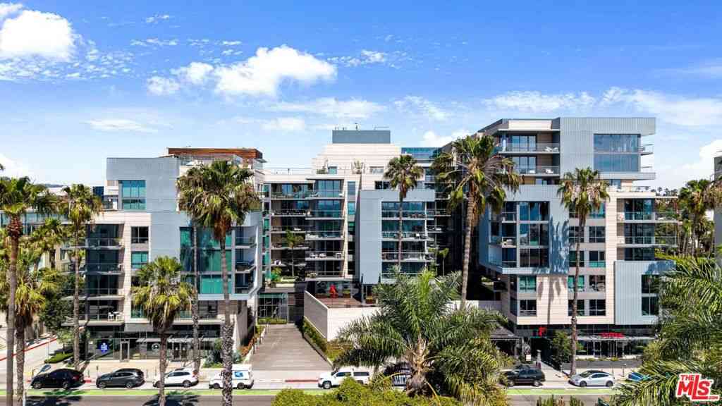 Condo For Sale - 1755 Ocean Avenue #303<br/> Santa Monica, CA 90401
