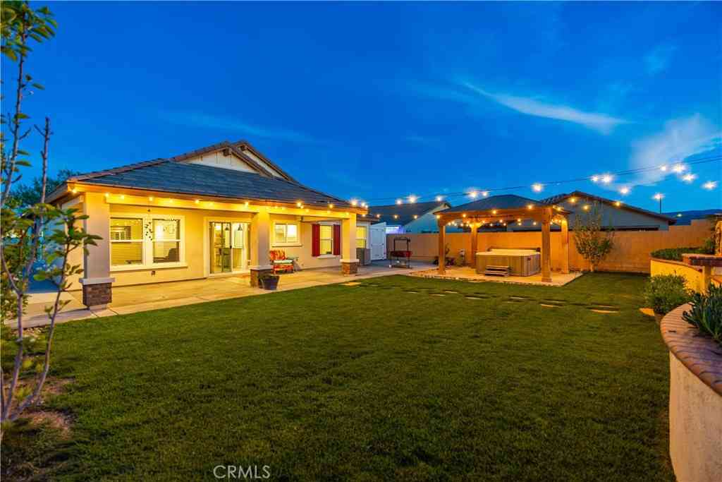 Homes For Sale - 44451 63rd Street W<br/> Lancaster, CA 93536