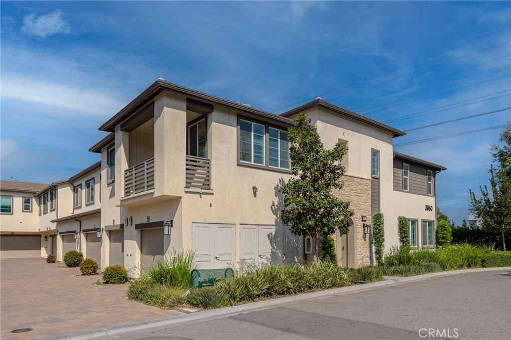 Townhouse For Sale - 3860 S Oasis Paseo #1<br/> Ontario, CA 91761