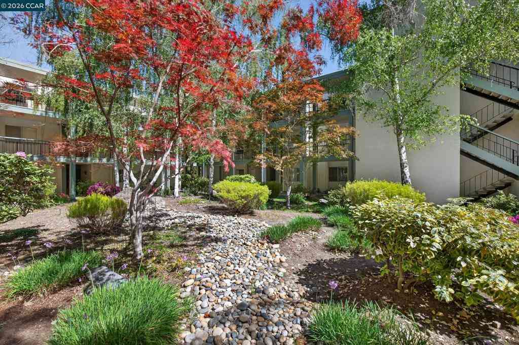 Condo For Sale - 1621 Ptarmigan Dr. #2A<br/> Walnut Creek, CA 94595