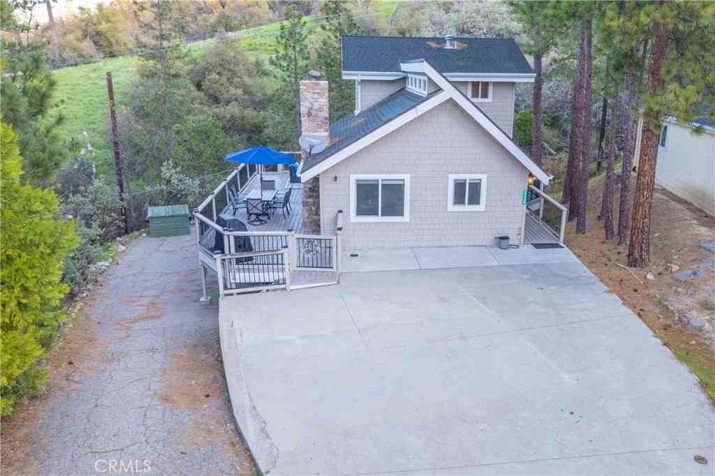 Homes For Sale - 37748 Marina View Drive<br/> Madera County, Bass Lake, CA 93604