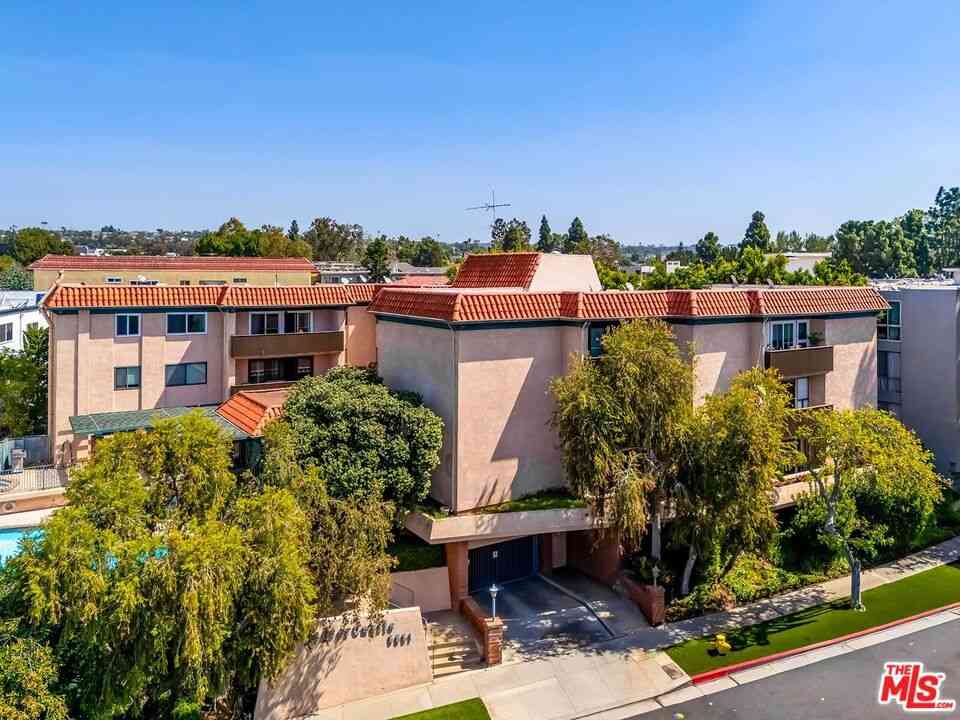 Condo For Sale - 5651 Windsor Way #308<br/> Culver City, CA 90230